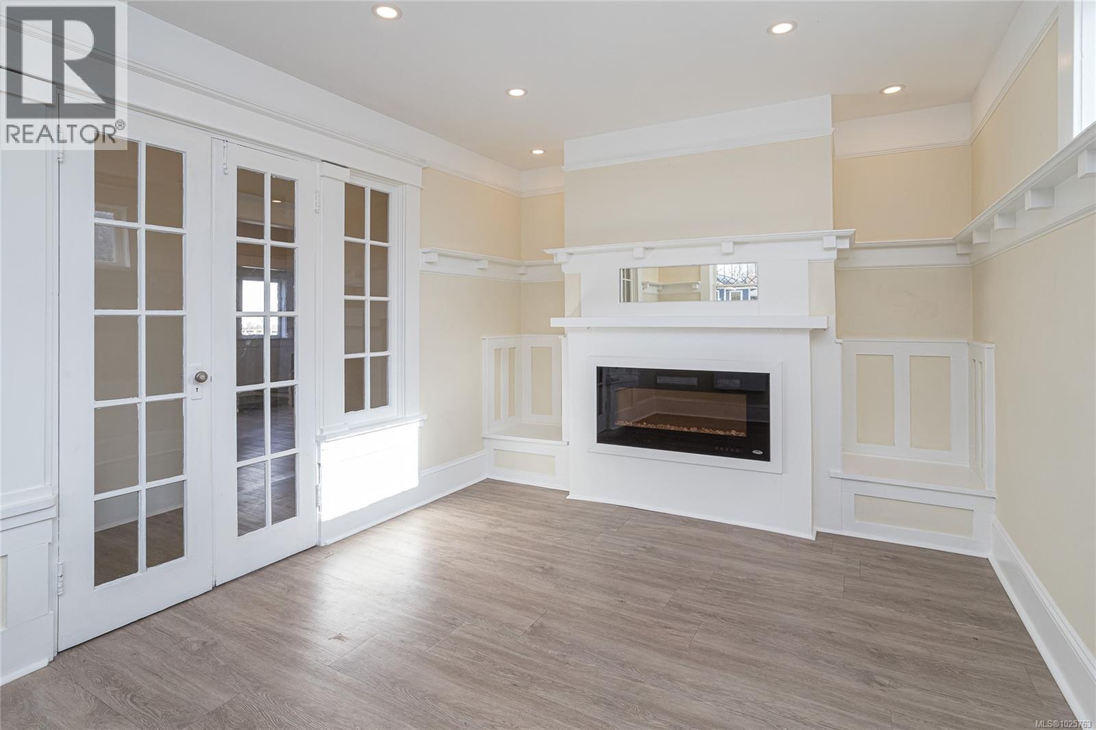 2709 Cedar Hill Rd, Victoria