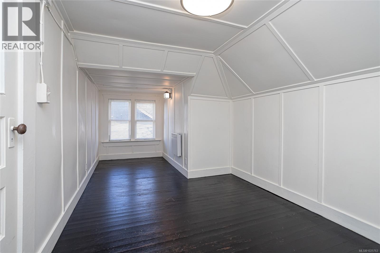 2709 Cedar Hill Rd, Victoria