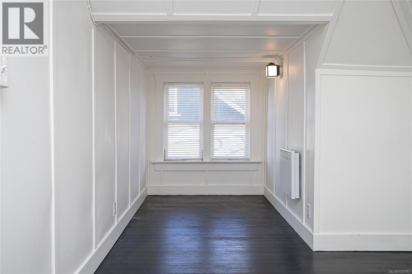 2709 Cedar Hill Rd, Victoria