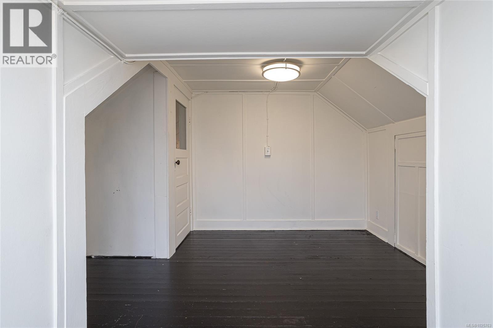 2709 Cedar Hill Rd, Victoria