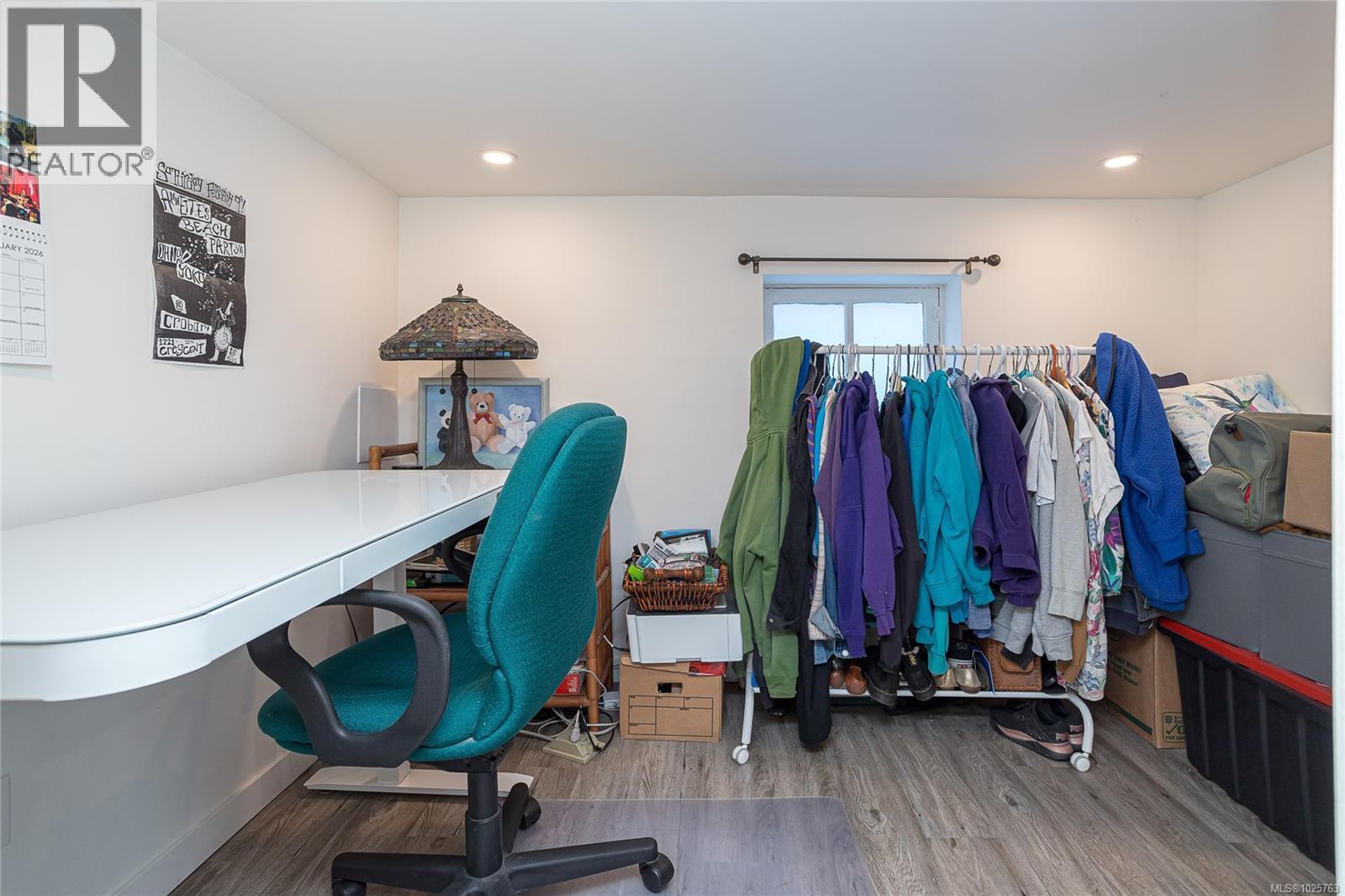 2709 Cedar Hill Rd, Victoria