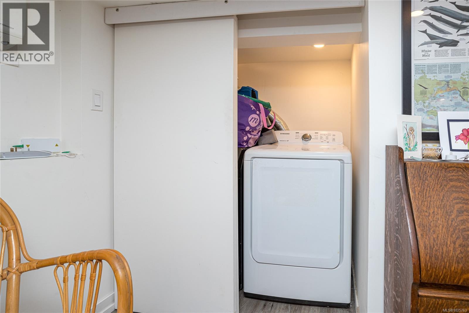 2709 Cedar Hill Rd, Victoria