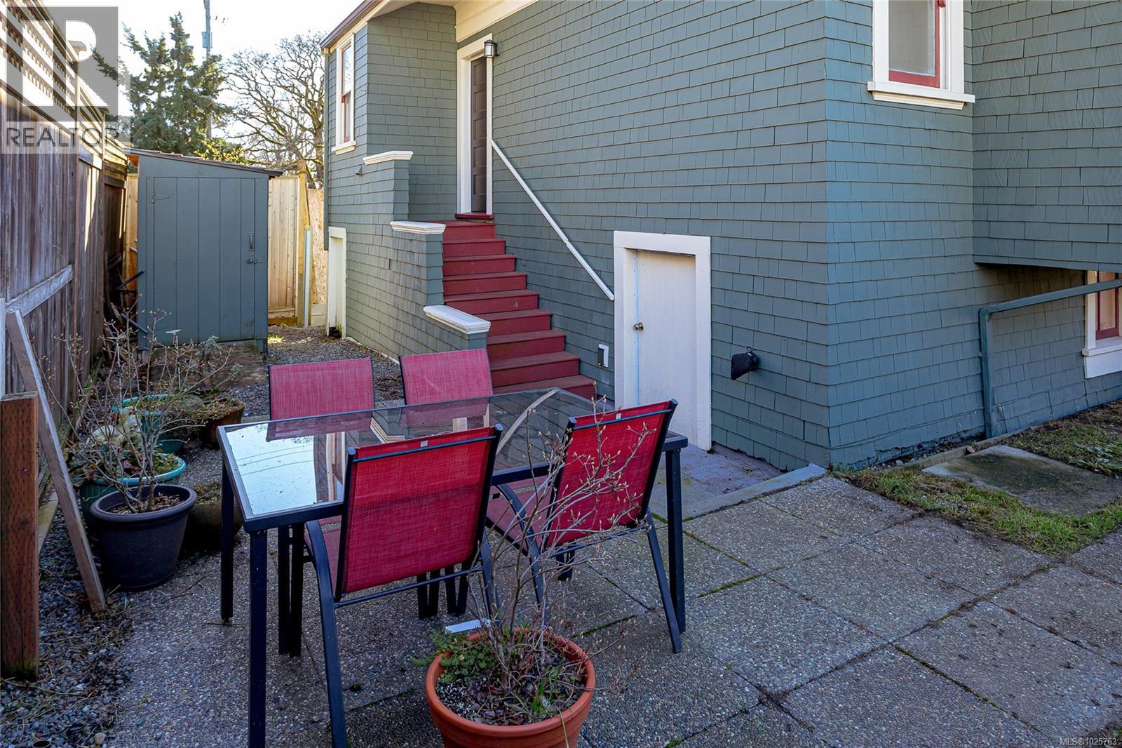 2709 Cedar Hill Rd, Victoria