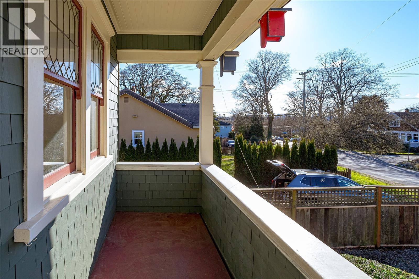 2709 Cedar Hill Rd, Victoria