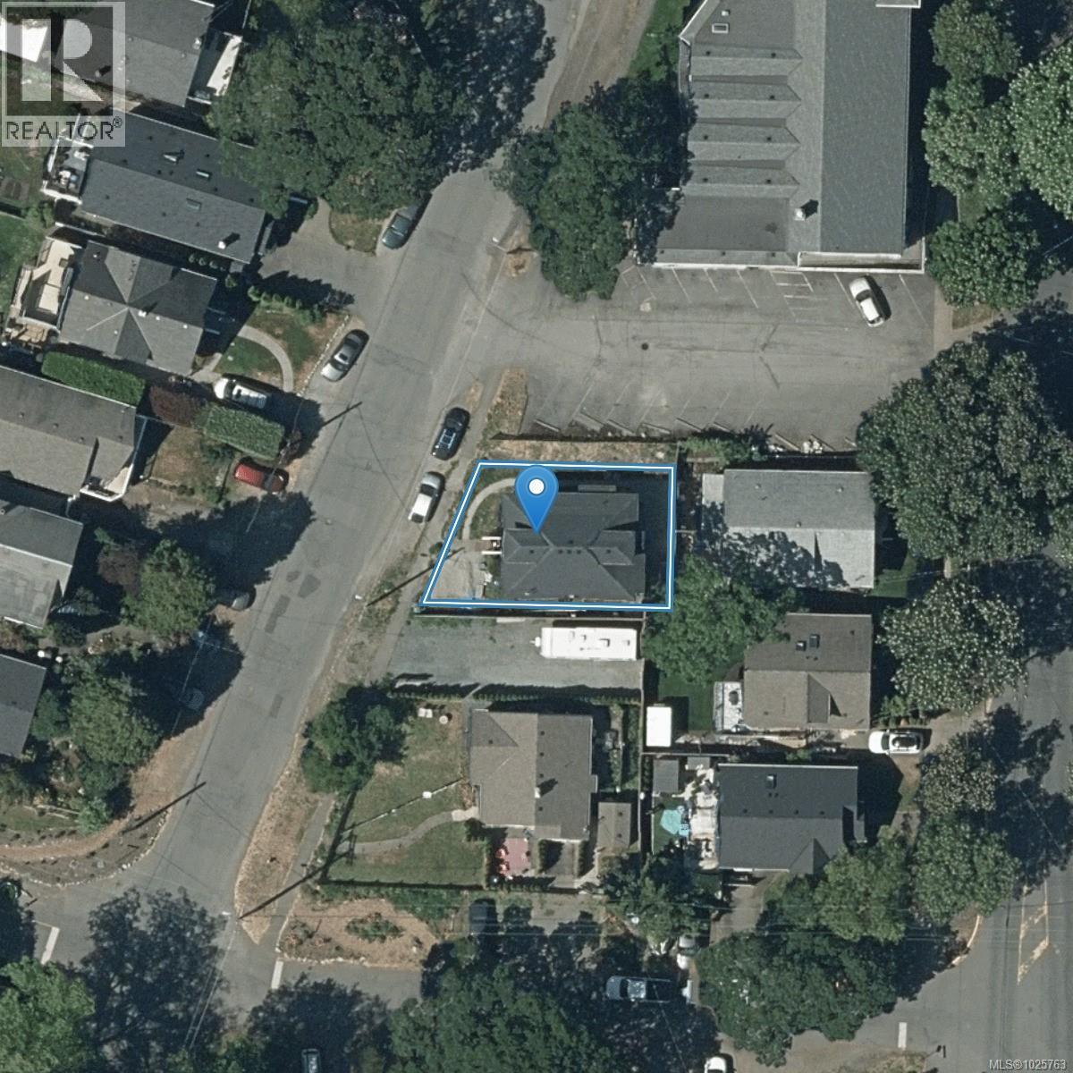 2709 Cedar Hill Rd, Victoria