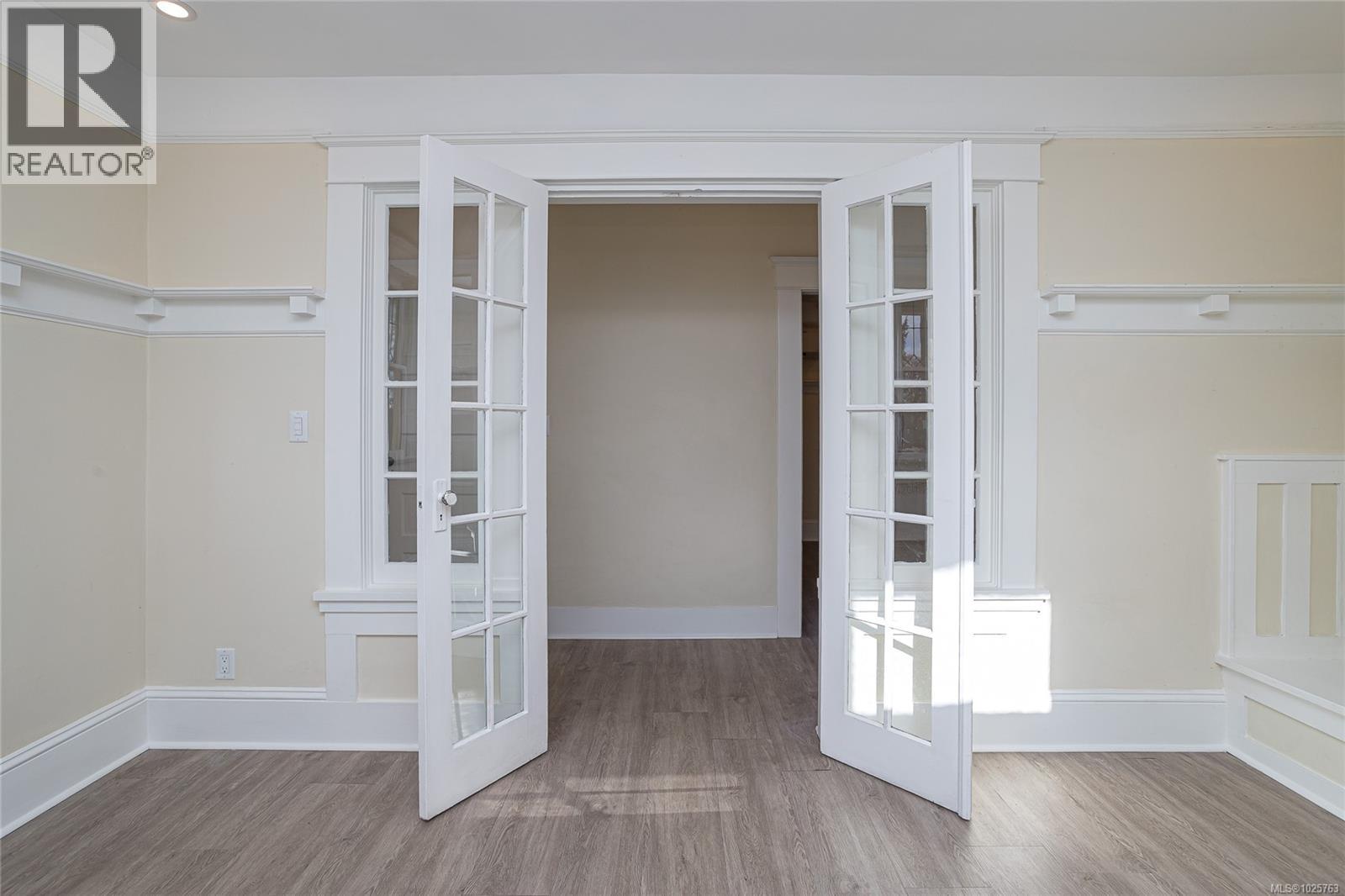 2709 Cedar Hill Rd, Victoria