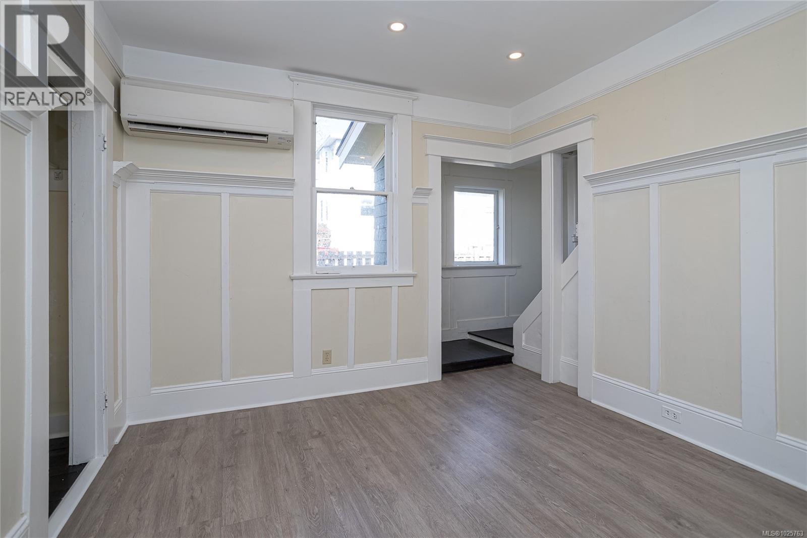 2709 Cedar Hill Rd, Victoria