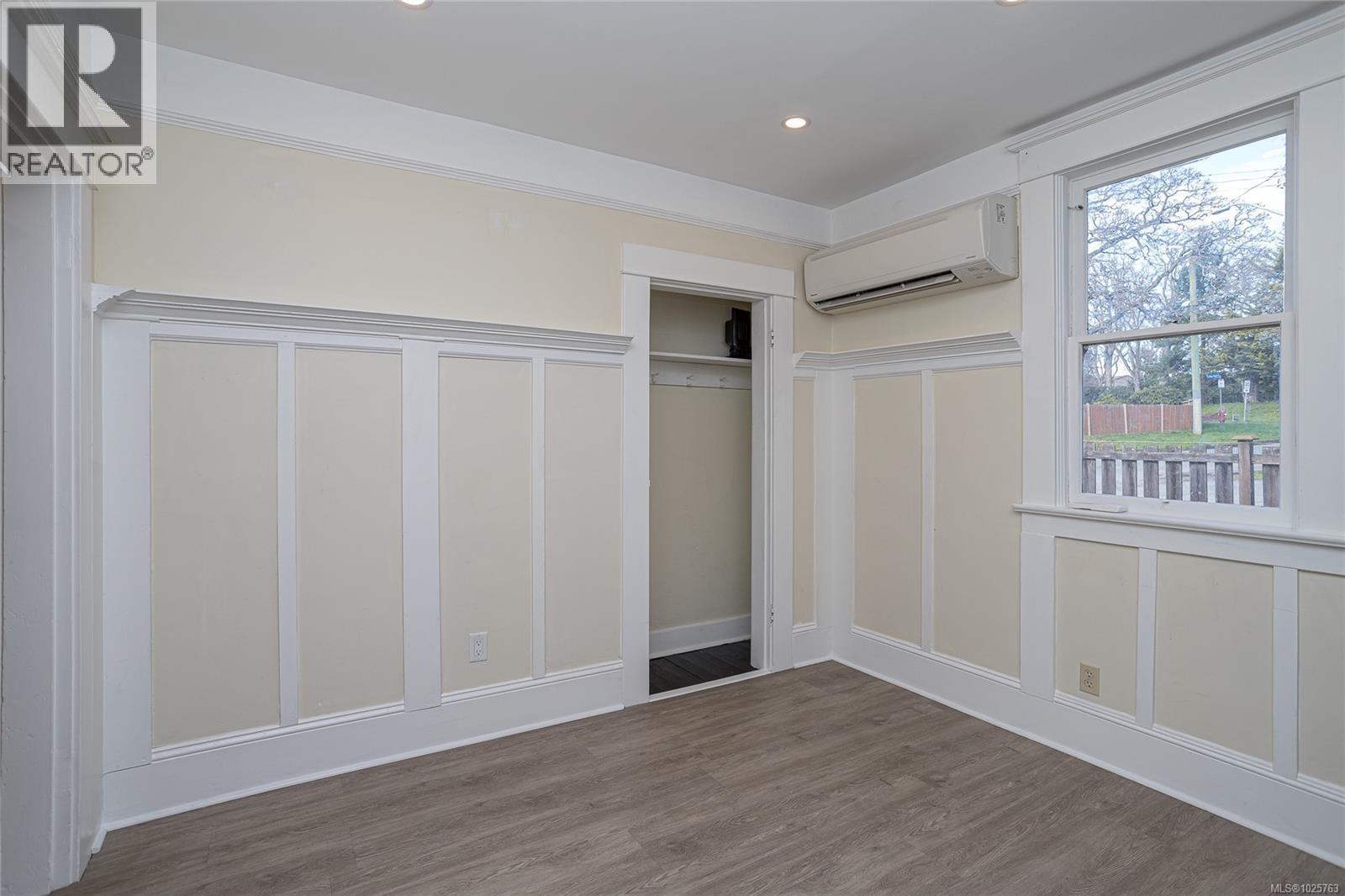 2709 Cedar Hill Rd, Victoria