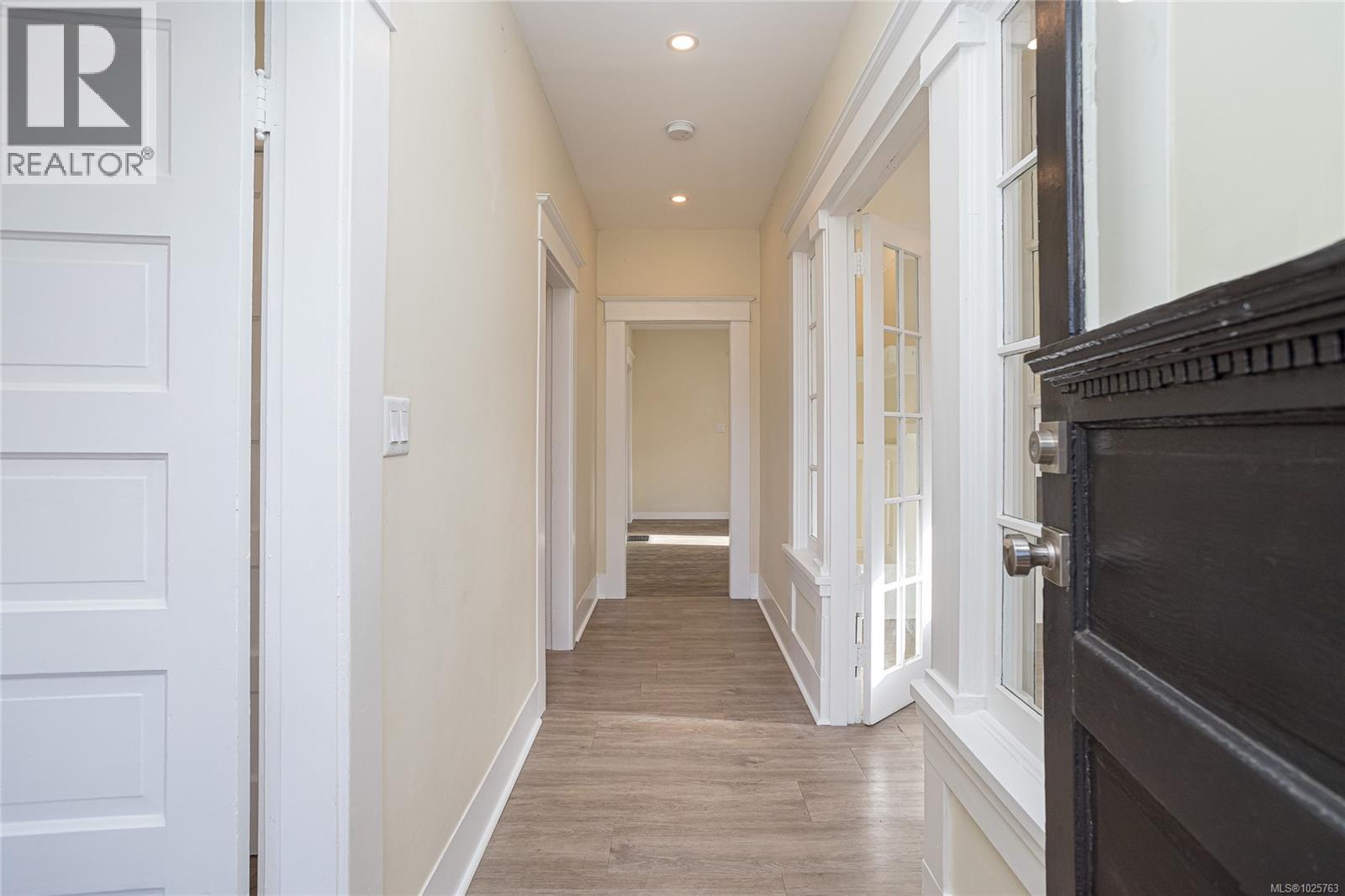 2709 Cedar Hill Rd, Victoria