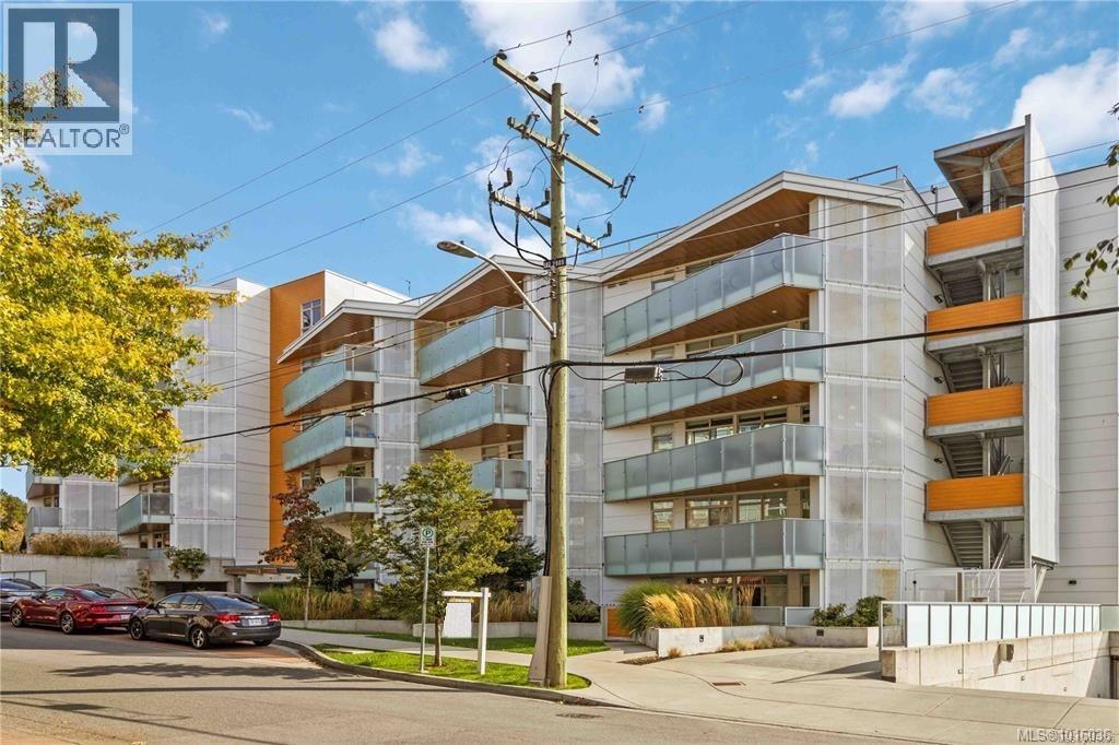 311 881 Short Street, Saanich