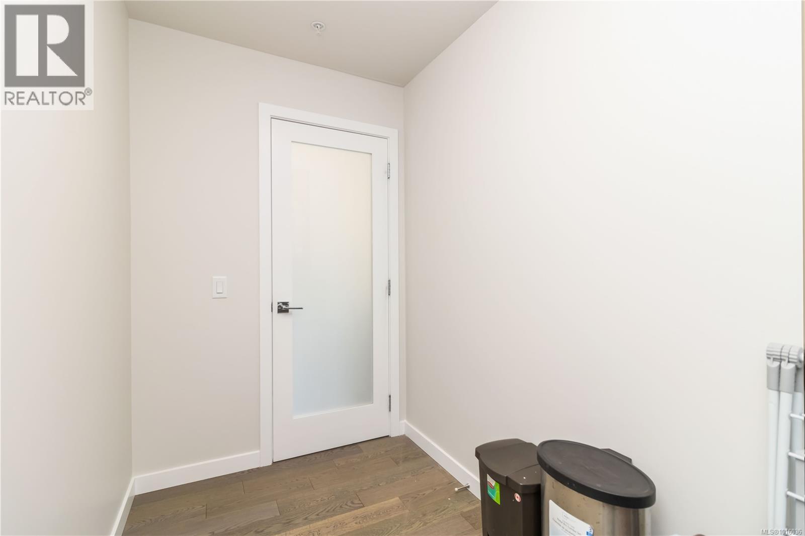 #311 881 Short St - 19