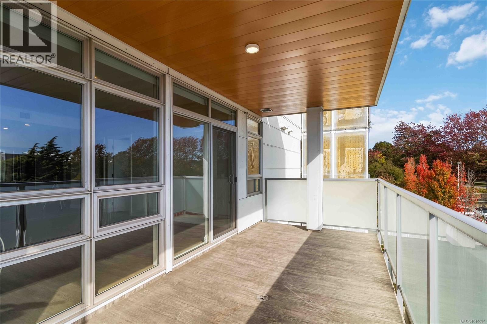 311 881 Short Street, Saanich