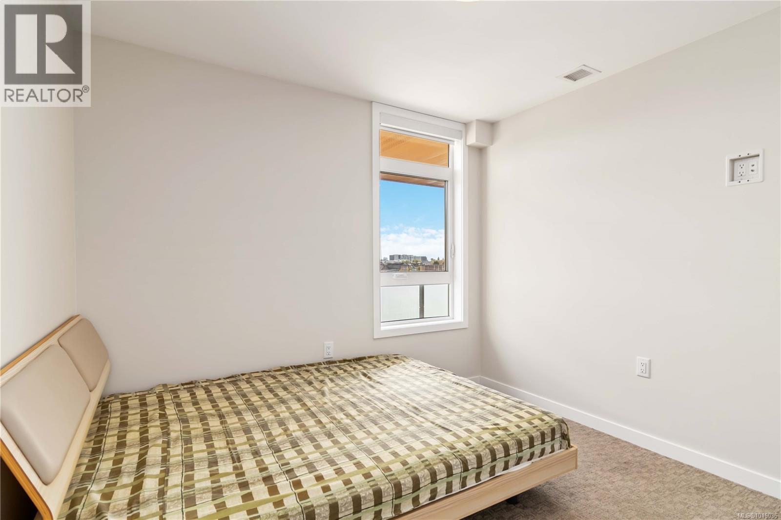 #311 881 Short St - 25
