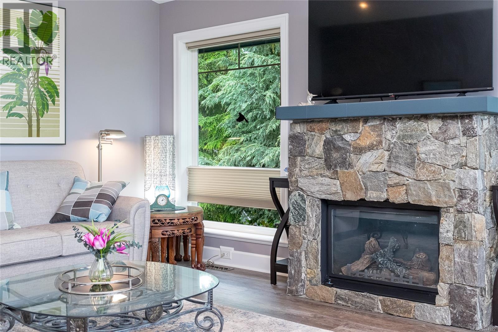 3635 Shannon Dr, Ladysmith