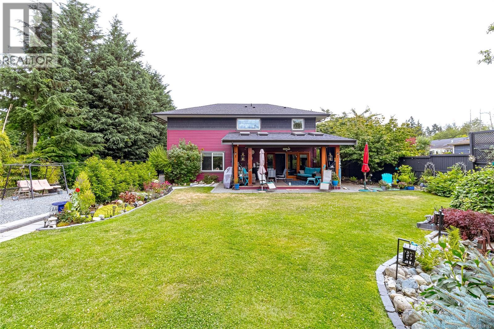 3635 Shannon Dr, Ladysmith