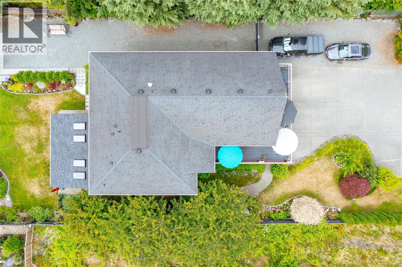 3635 Shannon Dr, Ladysmith