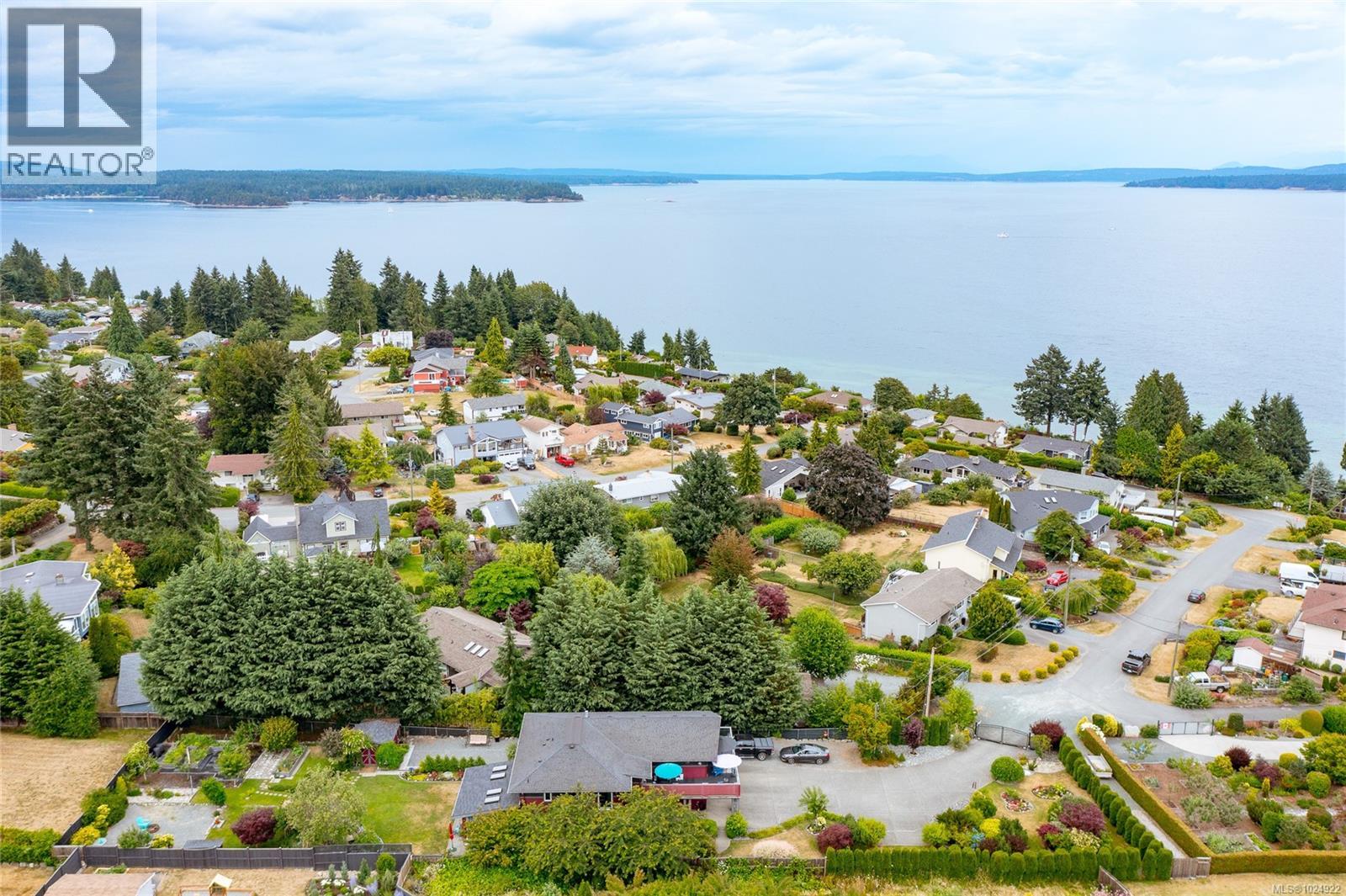 3635 Shannon Dr, Ladysmith