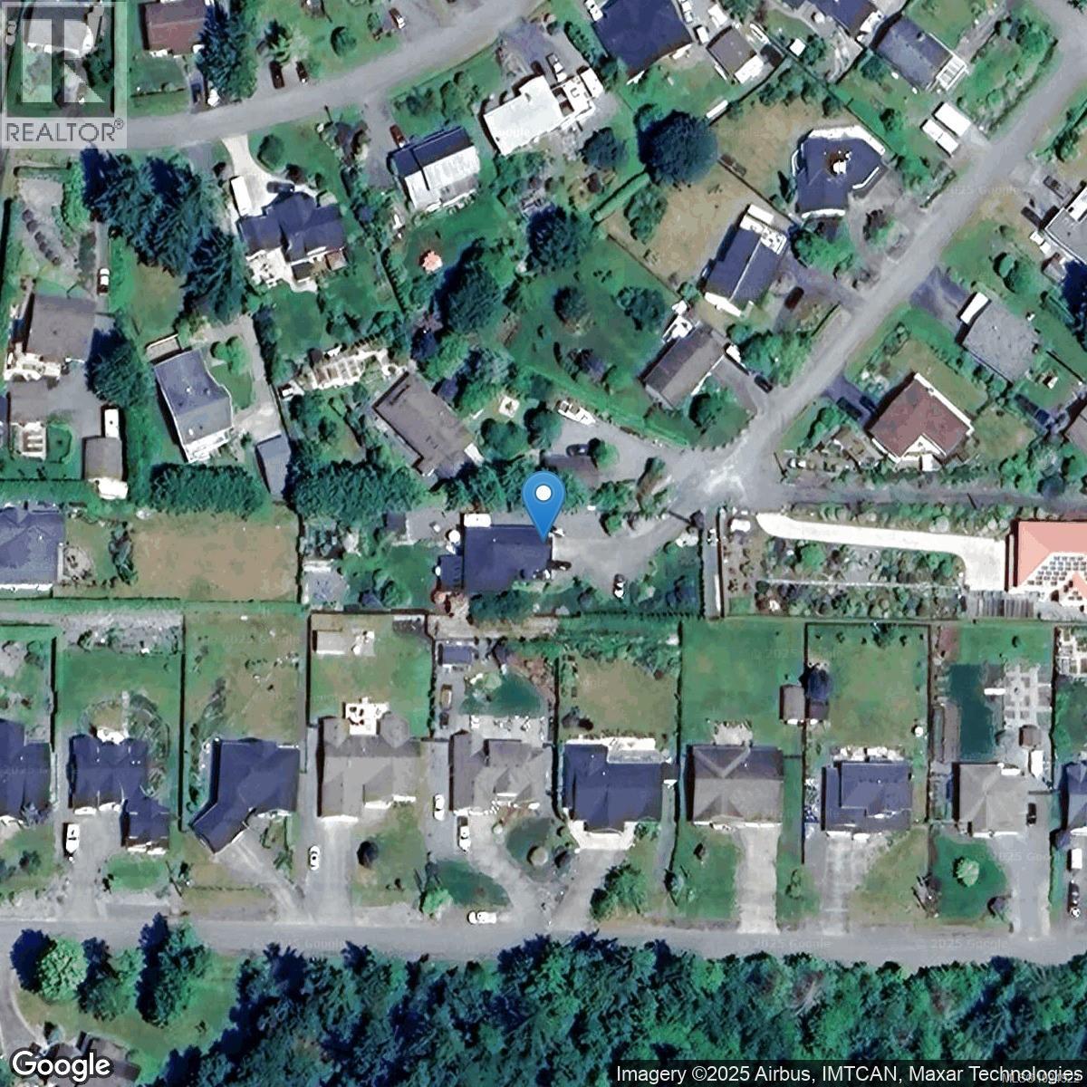 3635 Shannon Dr, Ladysmith