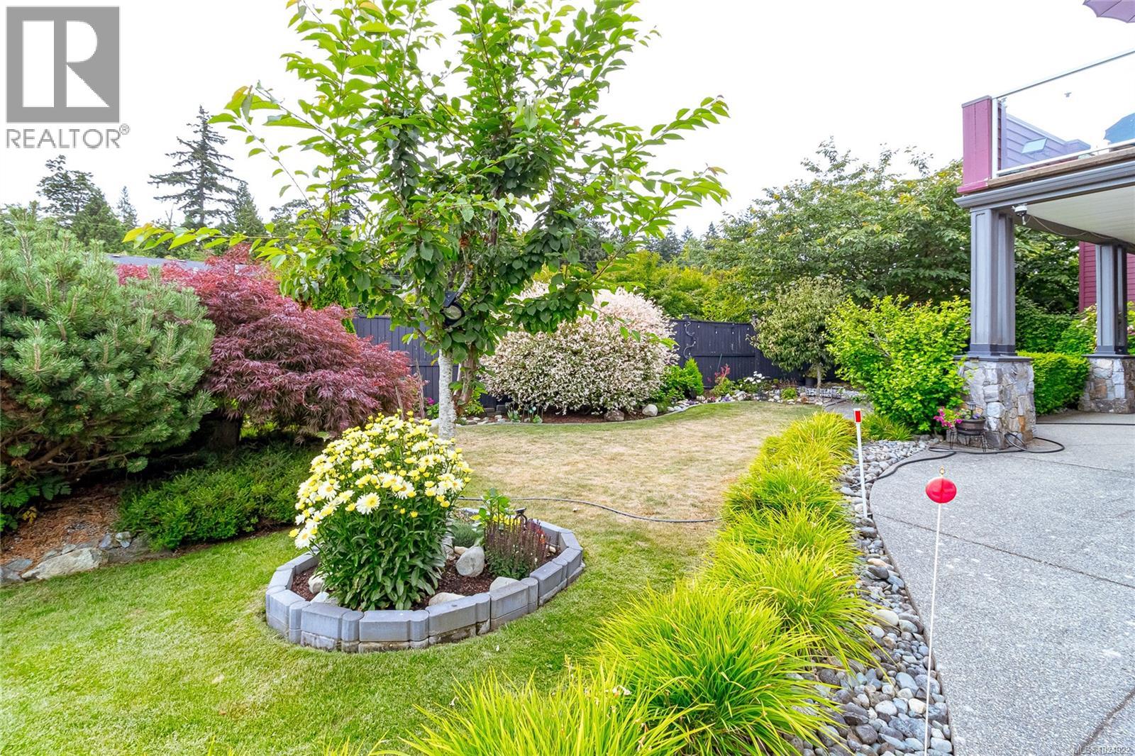 3635 Shannon Dr, Ladysmith