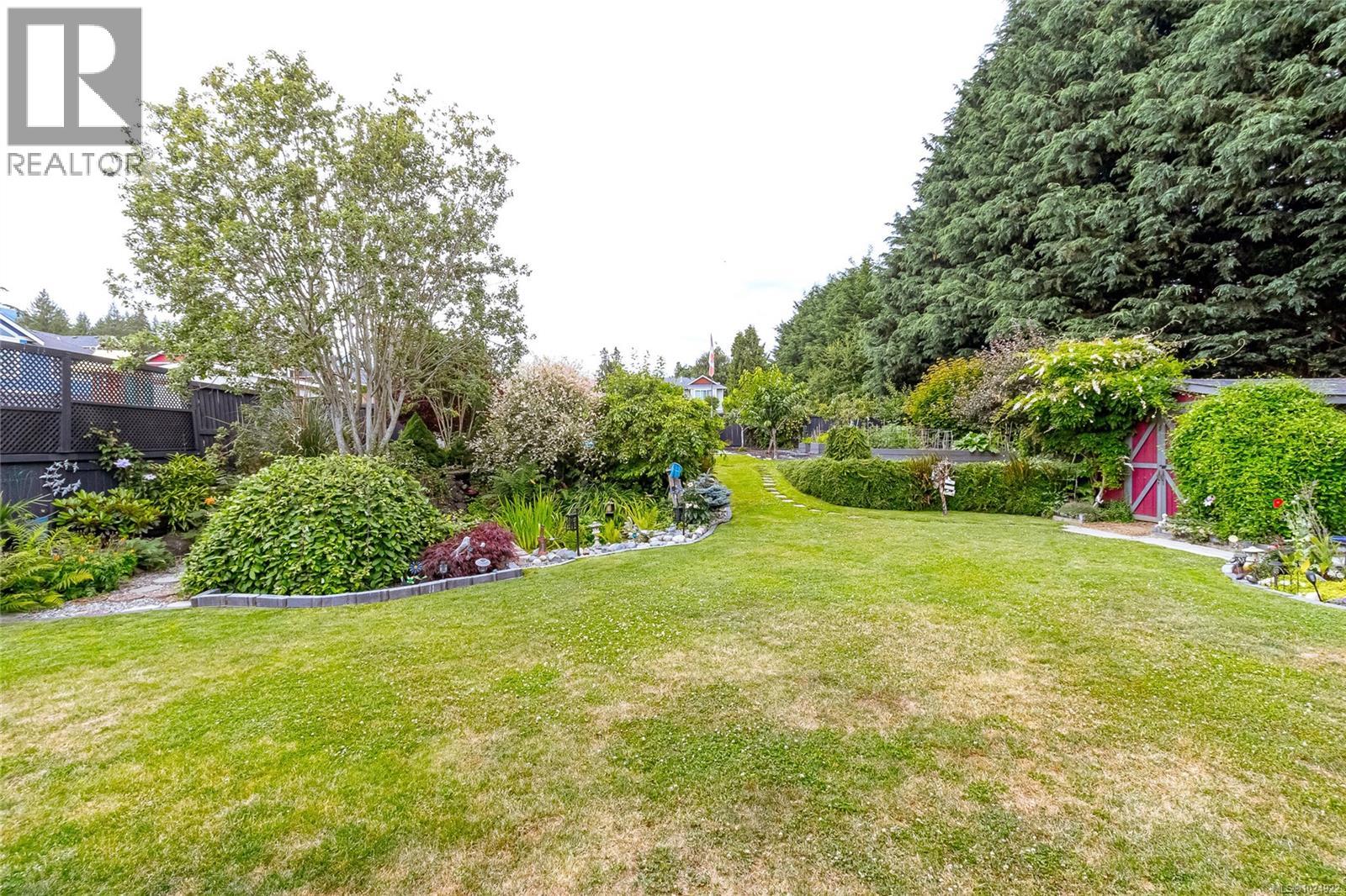 3635 Shannon Dr, Ladysmith