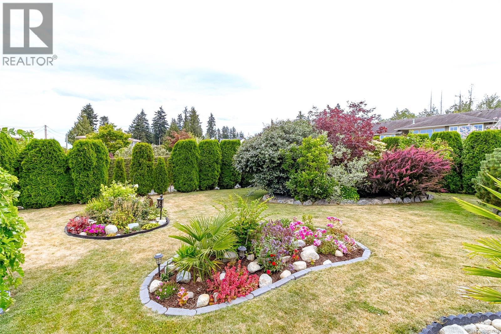 3635 Shannon Dr, Ladysmith