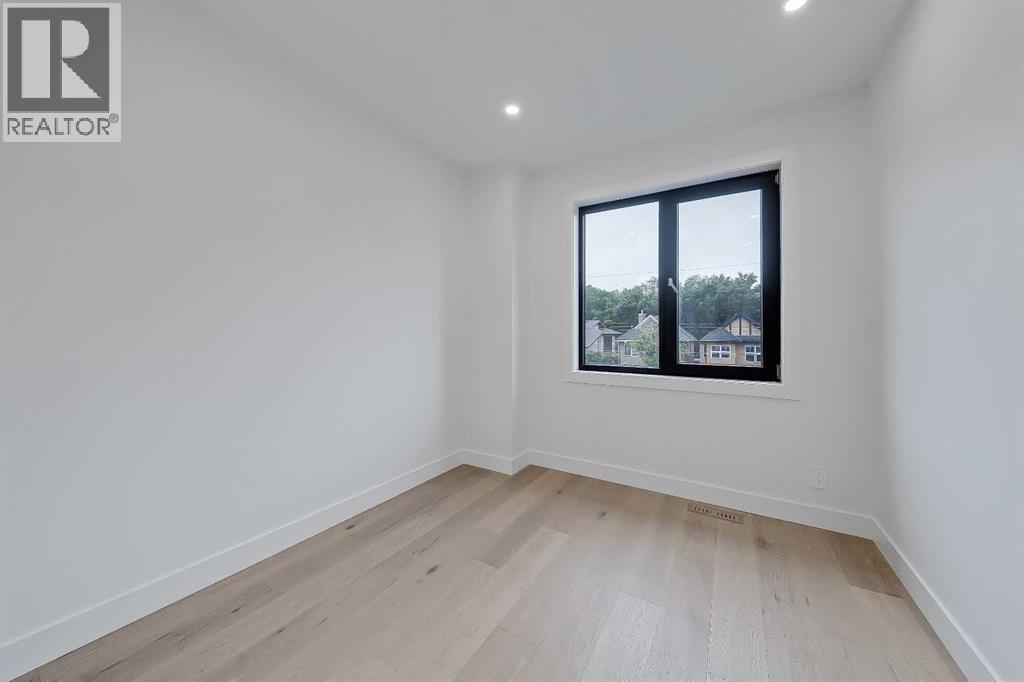 Single Family House for Sale in   Avenue NW West Hillhurst Calgary 