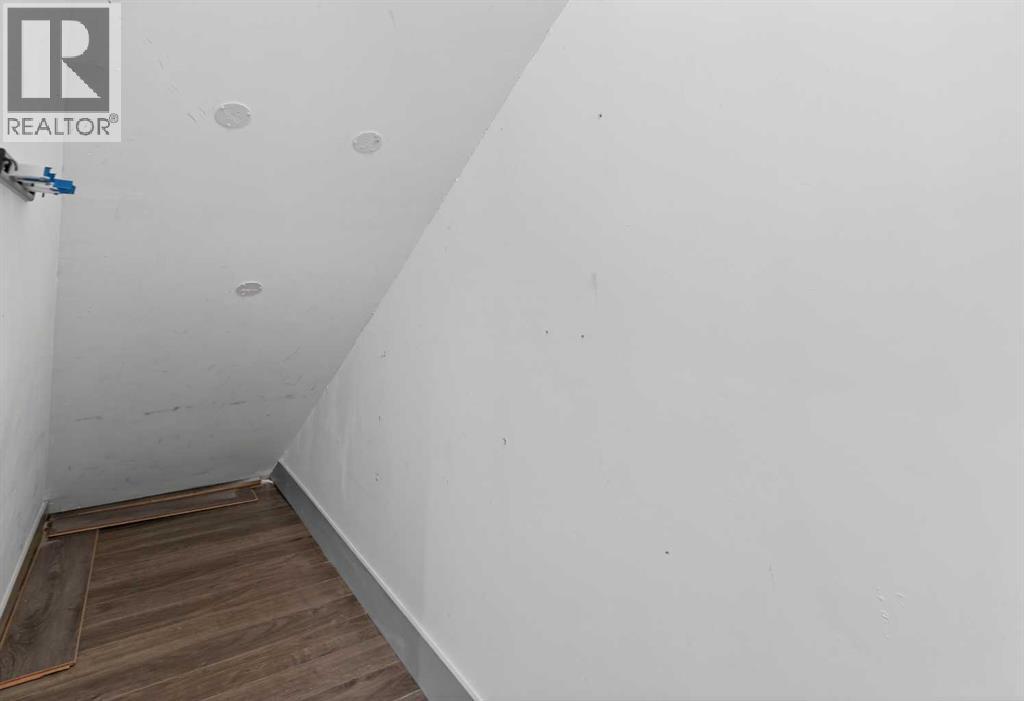 Single Family House Multi-level for Sale in    Avenue SW South Calgary Calgary 