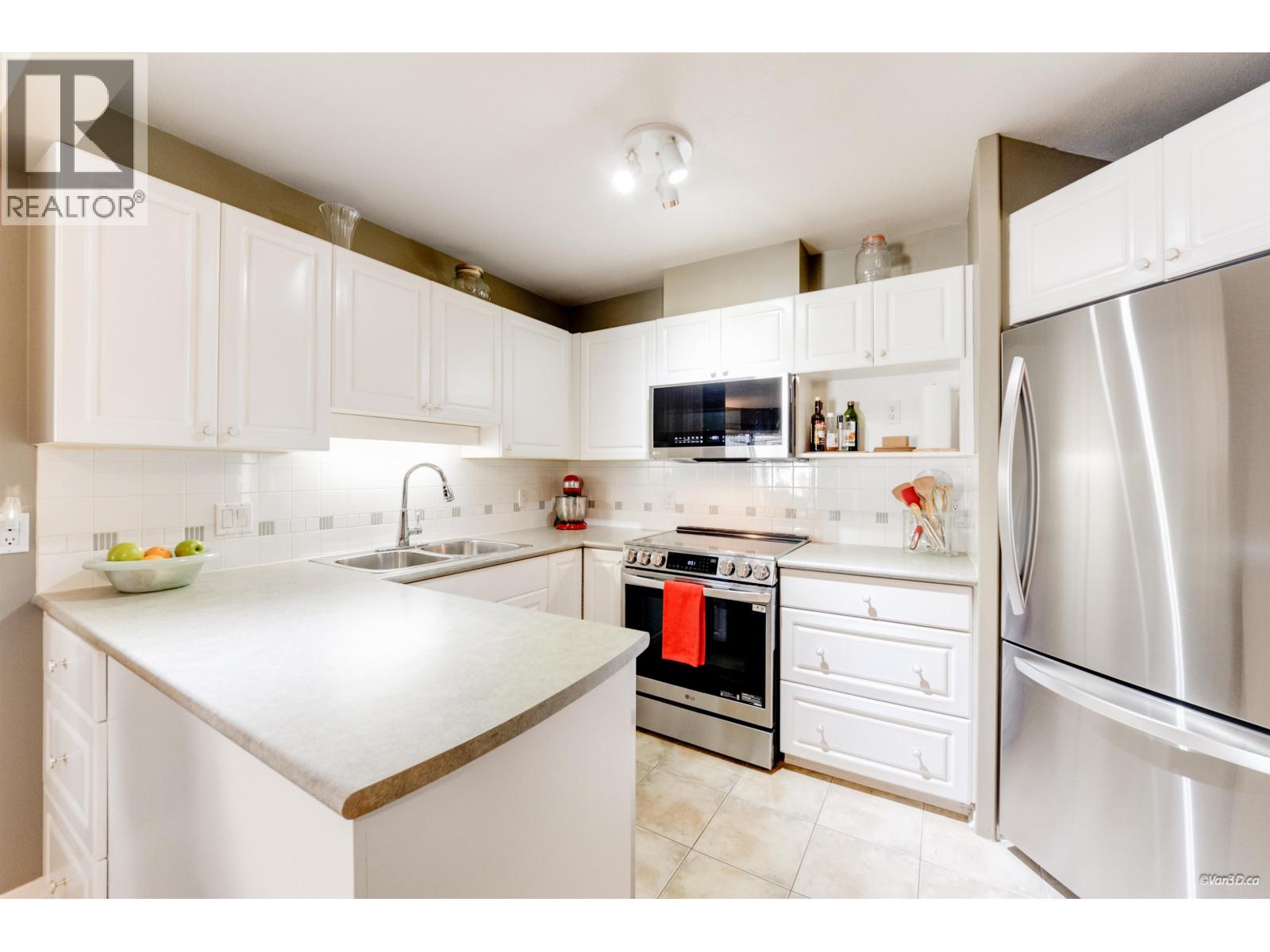 510 215 TWELFTH STREET — photo 11