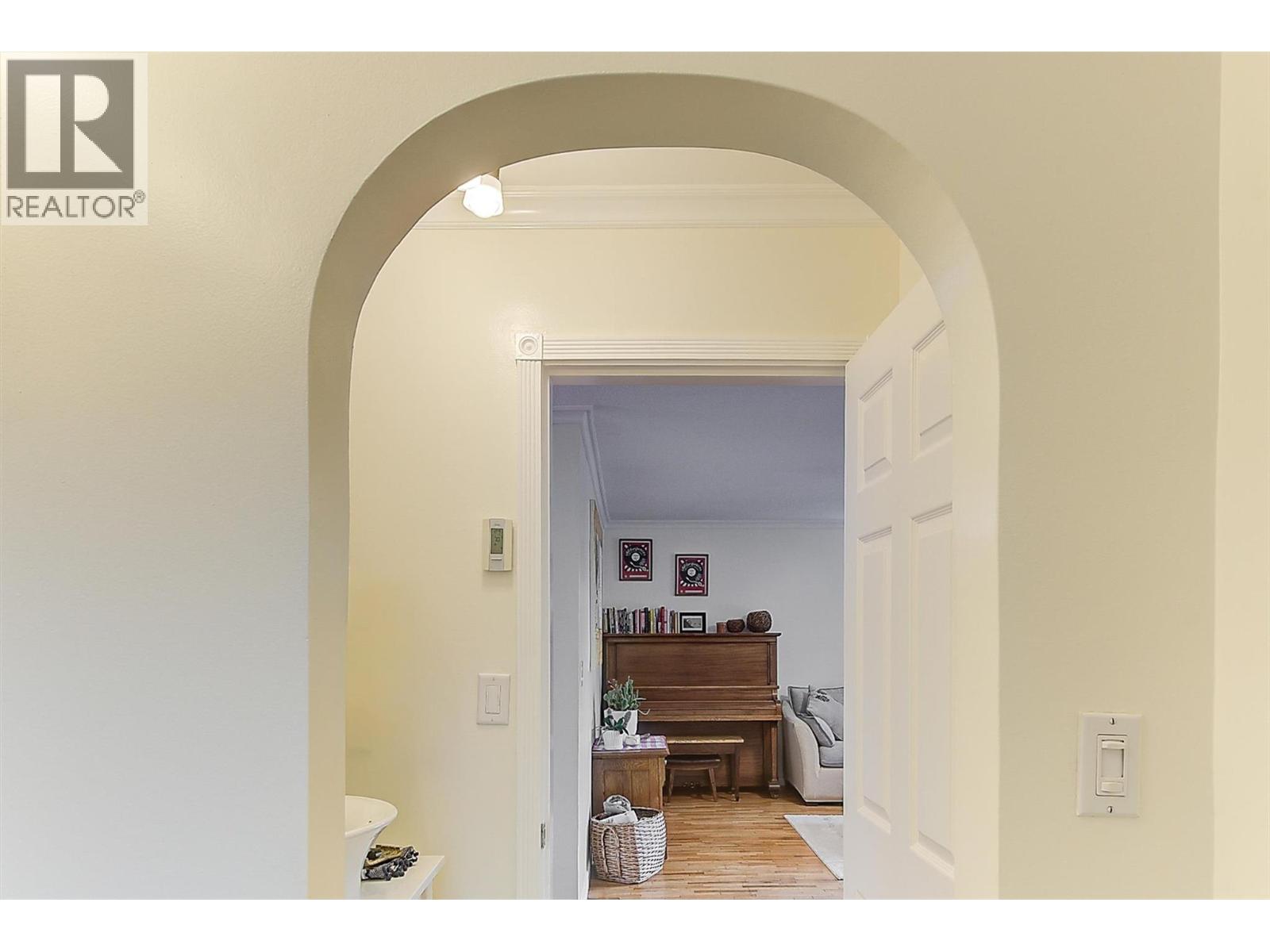  640 ROANOKE Avenue, Kelowna