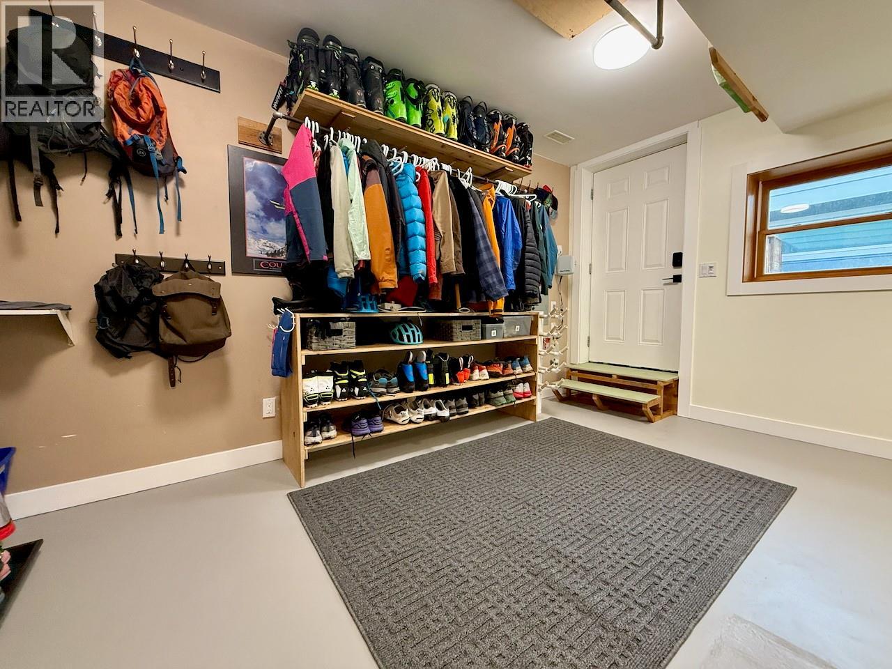  640 ROANOKE Avenue, Kelowna