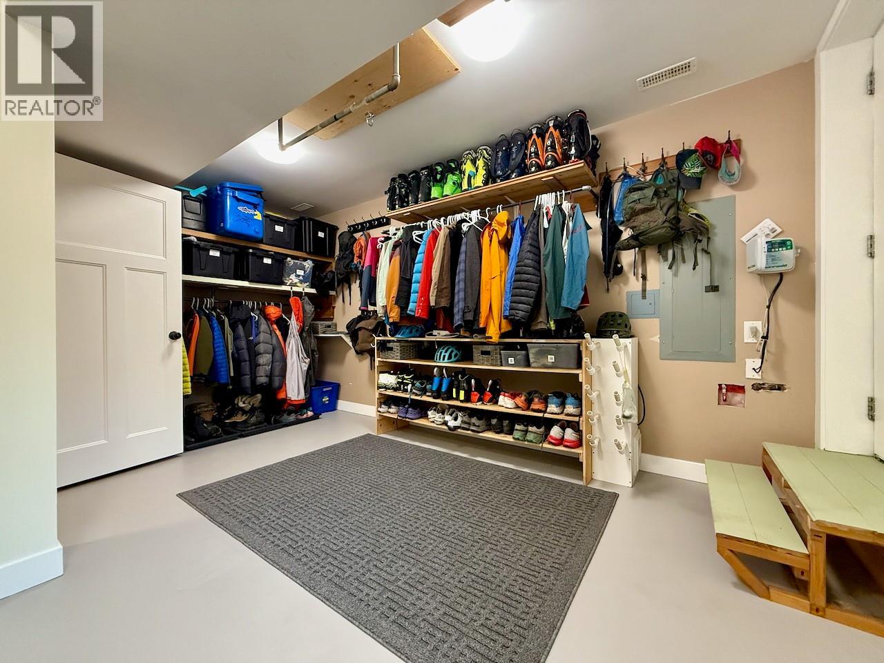  640 ROANOKE Avenue, Kelowna