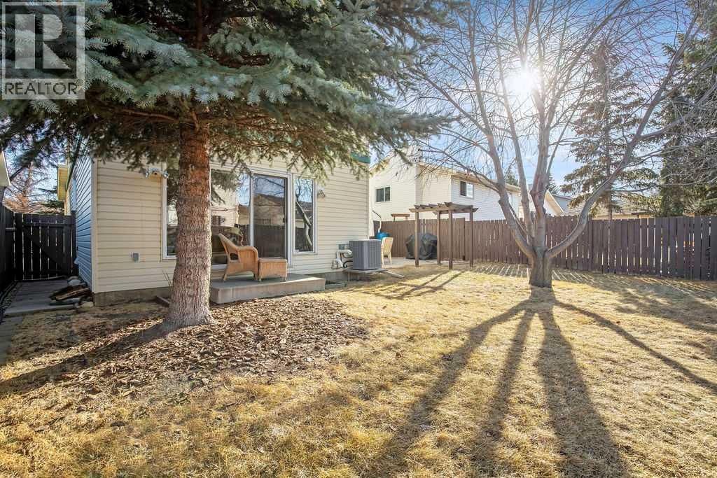 Single Family House for Sale in  Scenic Way NW Scenic Acres Calgary 