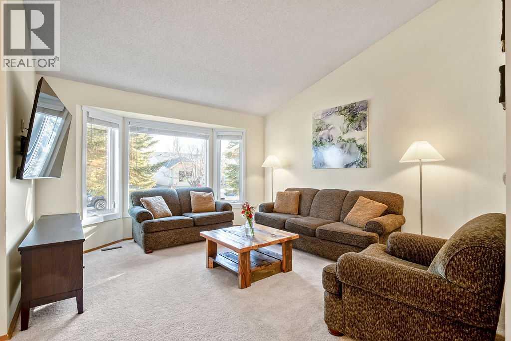 Single Family House for Sale in  Scenic Way NW Scenic Acres Calgary 