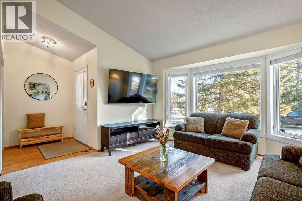 Single Family House for Sale in  Scenic Way NW Scenic Acres Calgary 