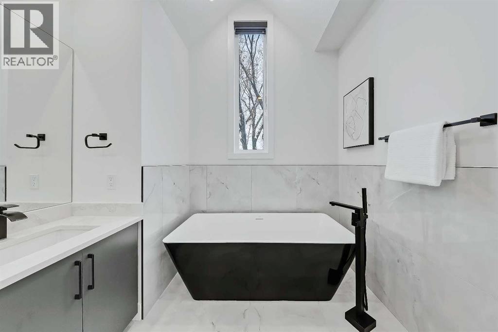 Single Family House for Sale in   Avenue SW Windsor Park Calgary 