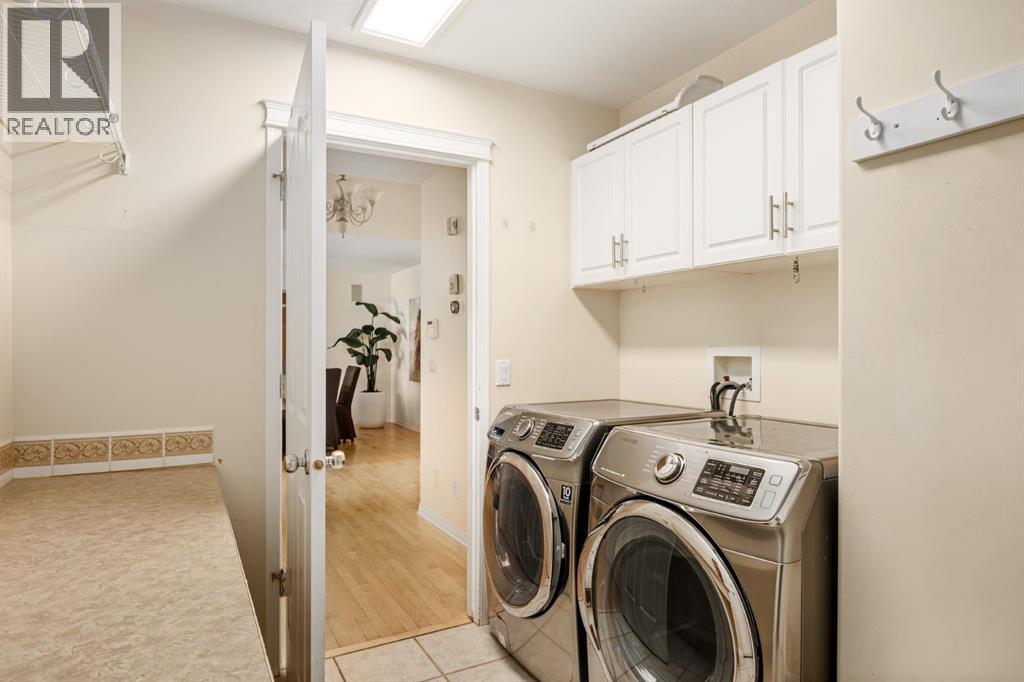 Single Family House Bungalow for Sale in  Sienna Heights Hill SW Signal Hill Calgary 