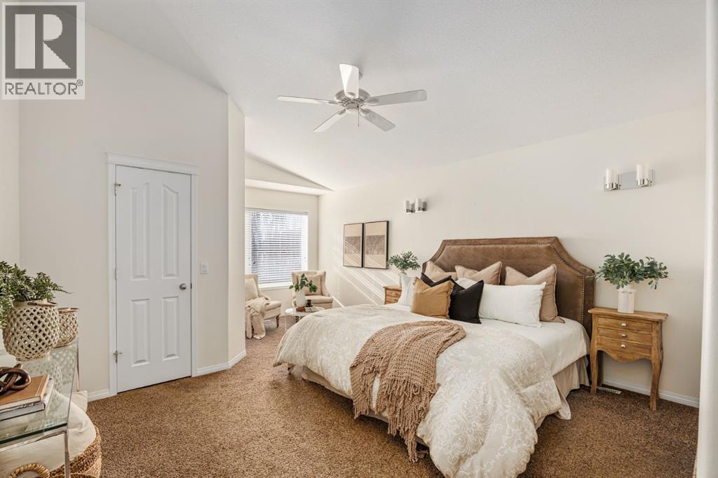 Single Family House Bungalow for Sale in  Sienna Heights Hill SW Signal Hill Calgary 