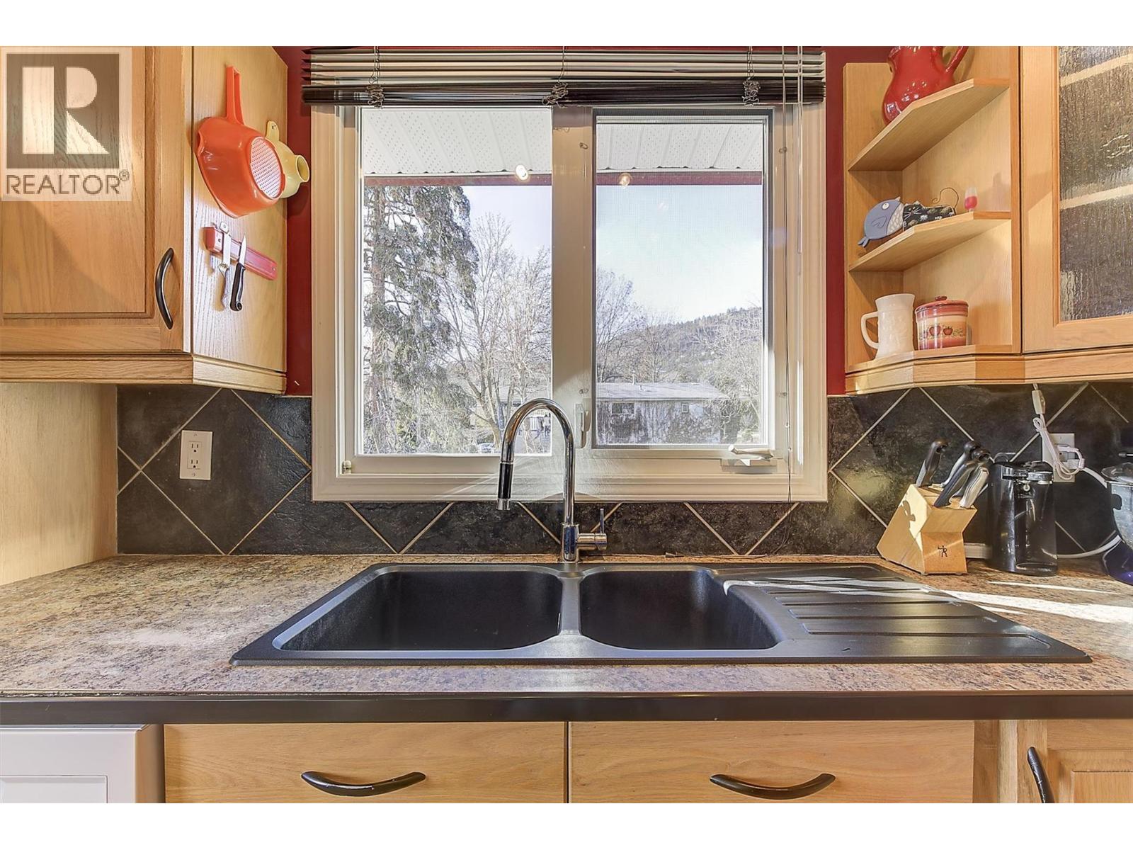  919 McCartney Road, West Kelowna