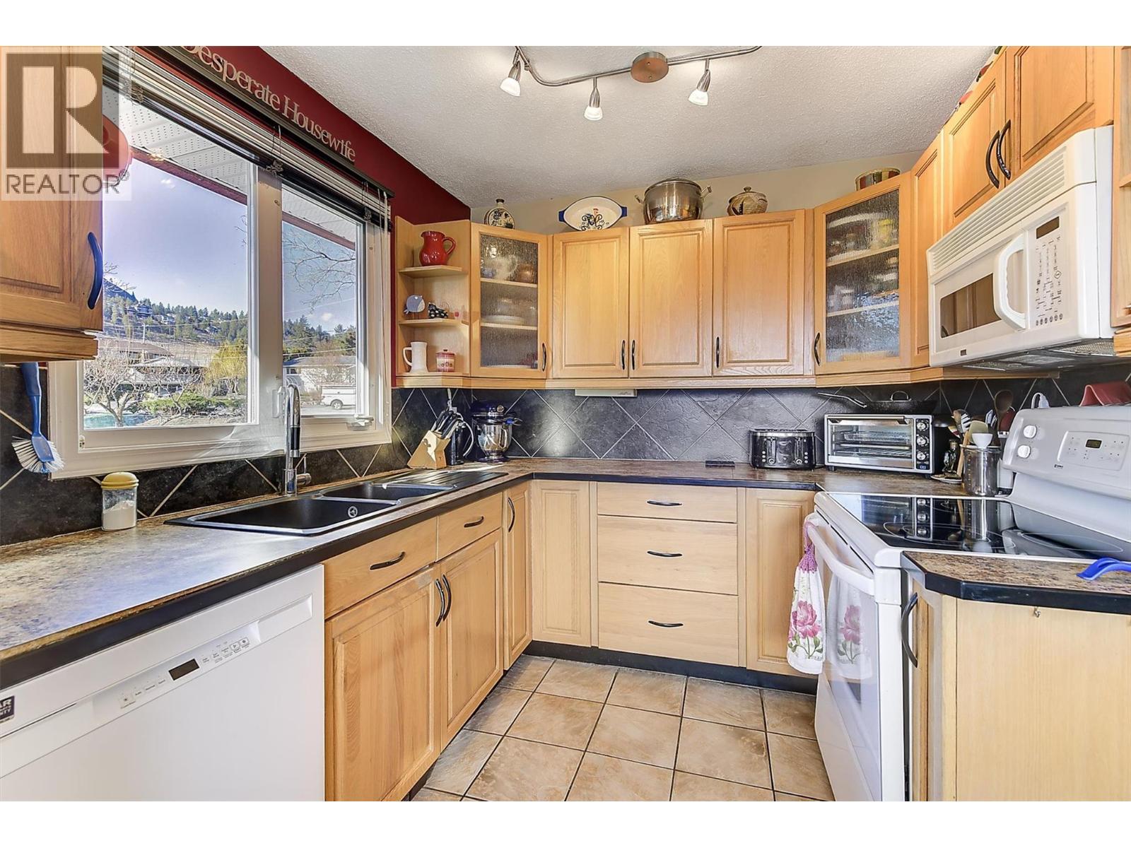  919 McCartney Road, West Kelowna