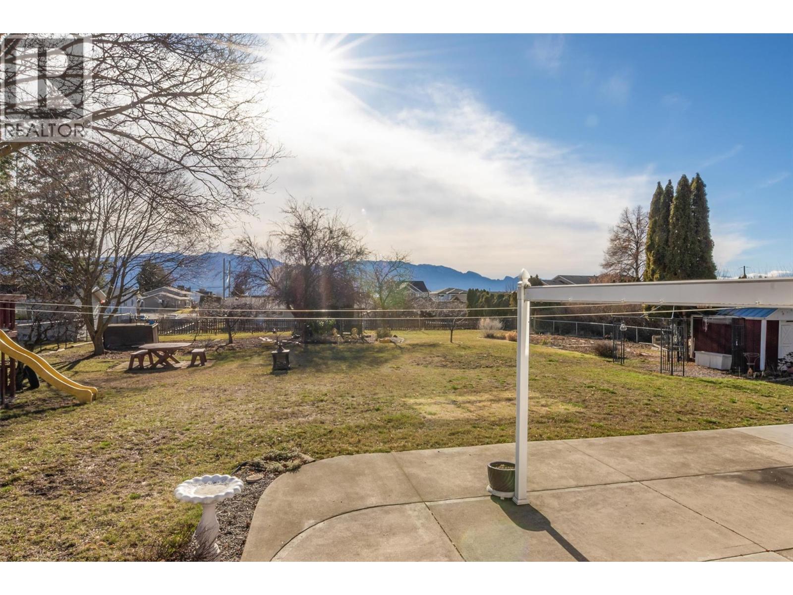  919 McCartney Road, West Kelowna