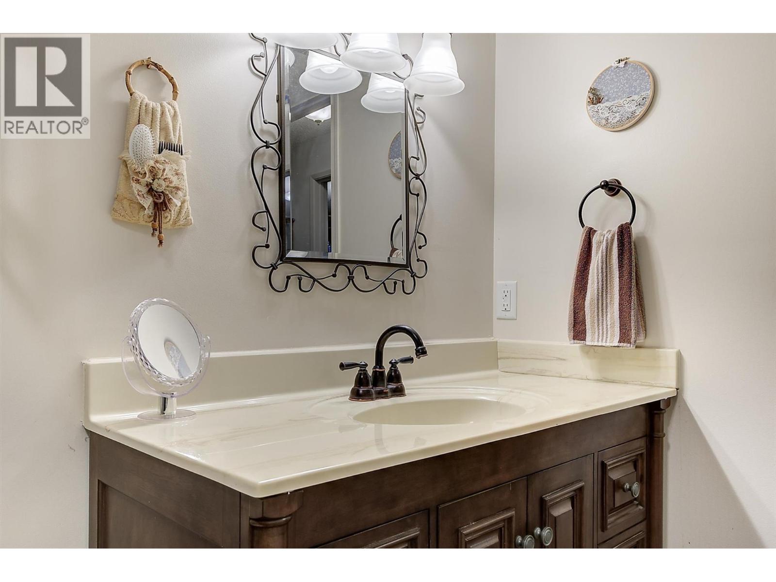  919 McCartney Road, West Kelowna