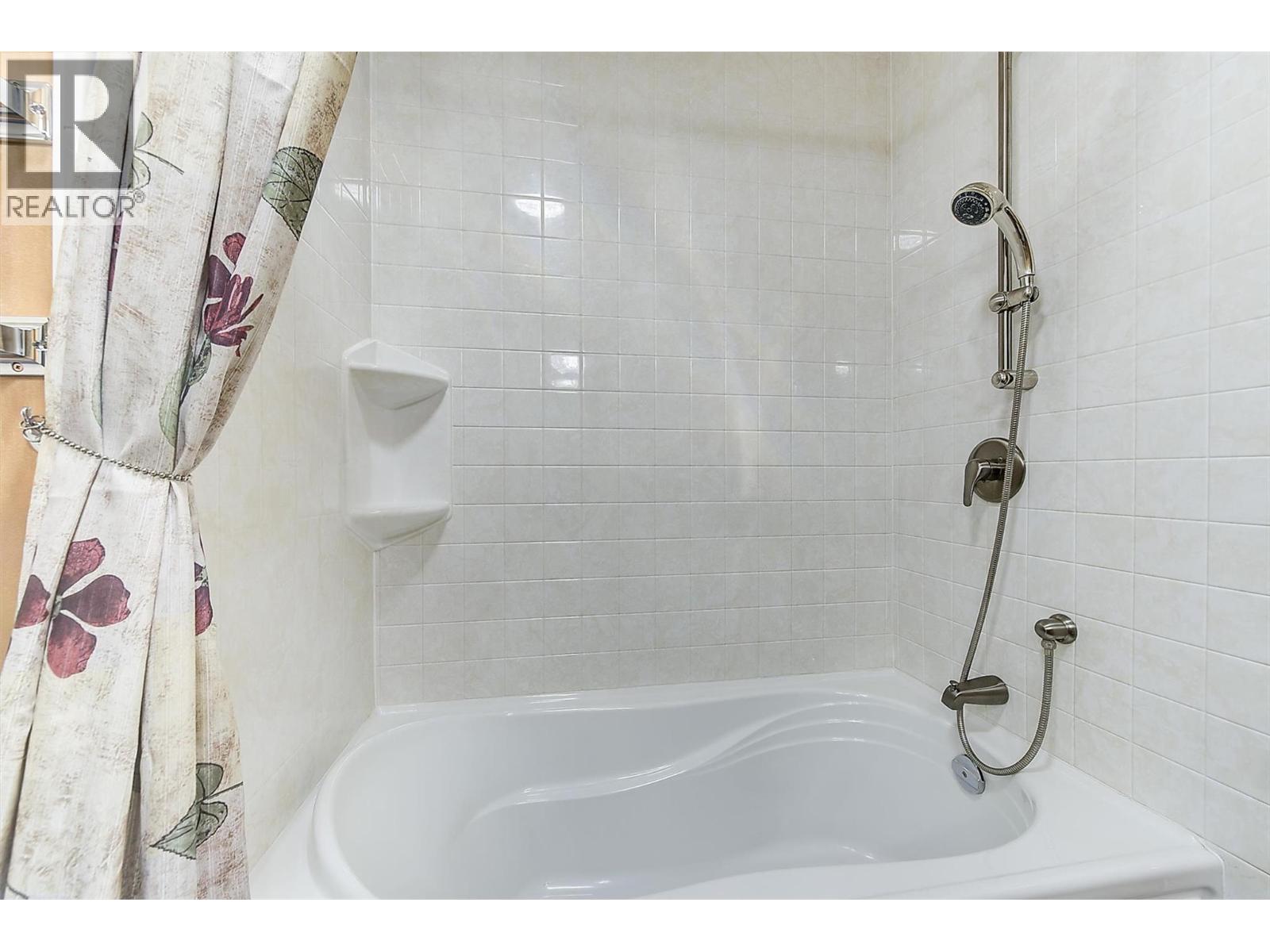  919 McCartney Road, West Kelowna