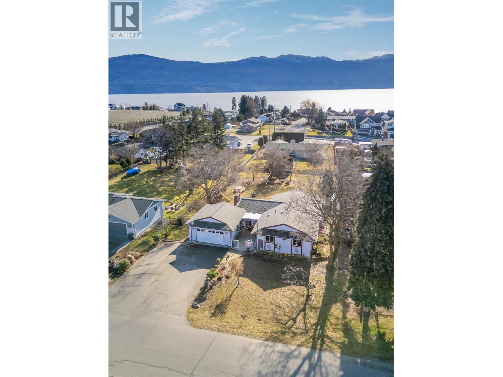  919 McCartney Road, West Kelowna