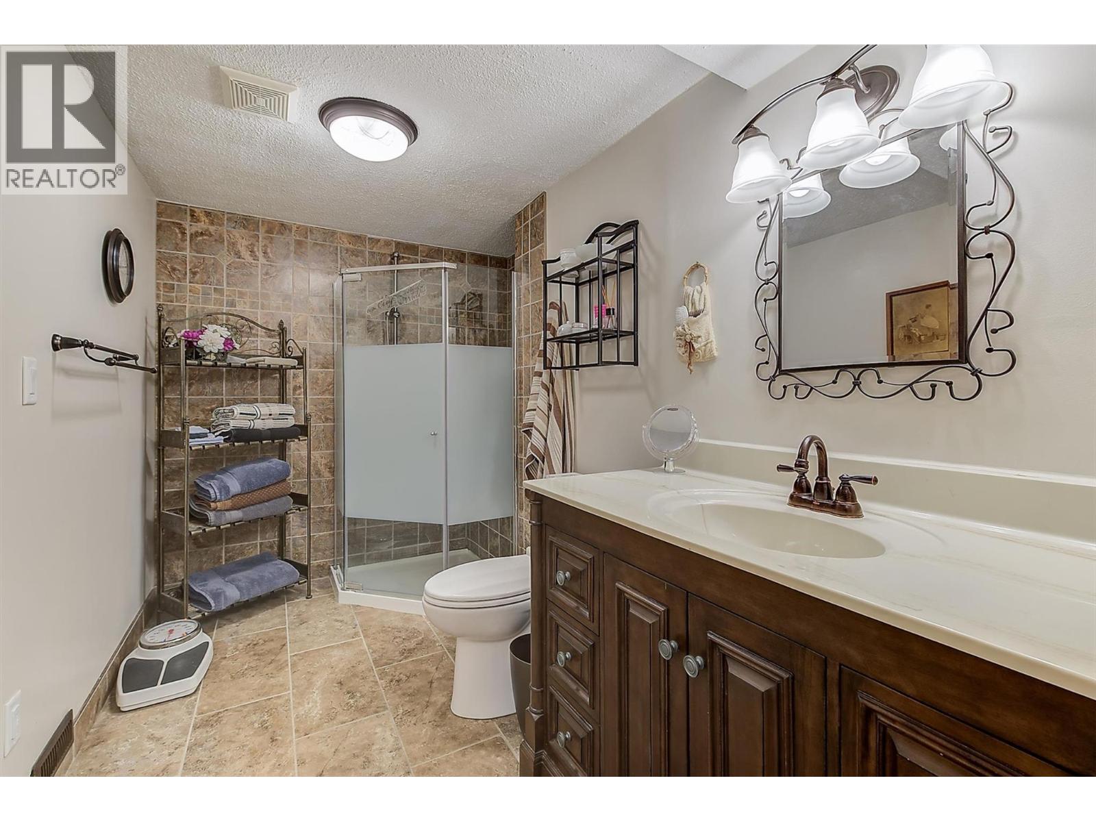  919 McCartney Road, West Kelowna