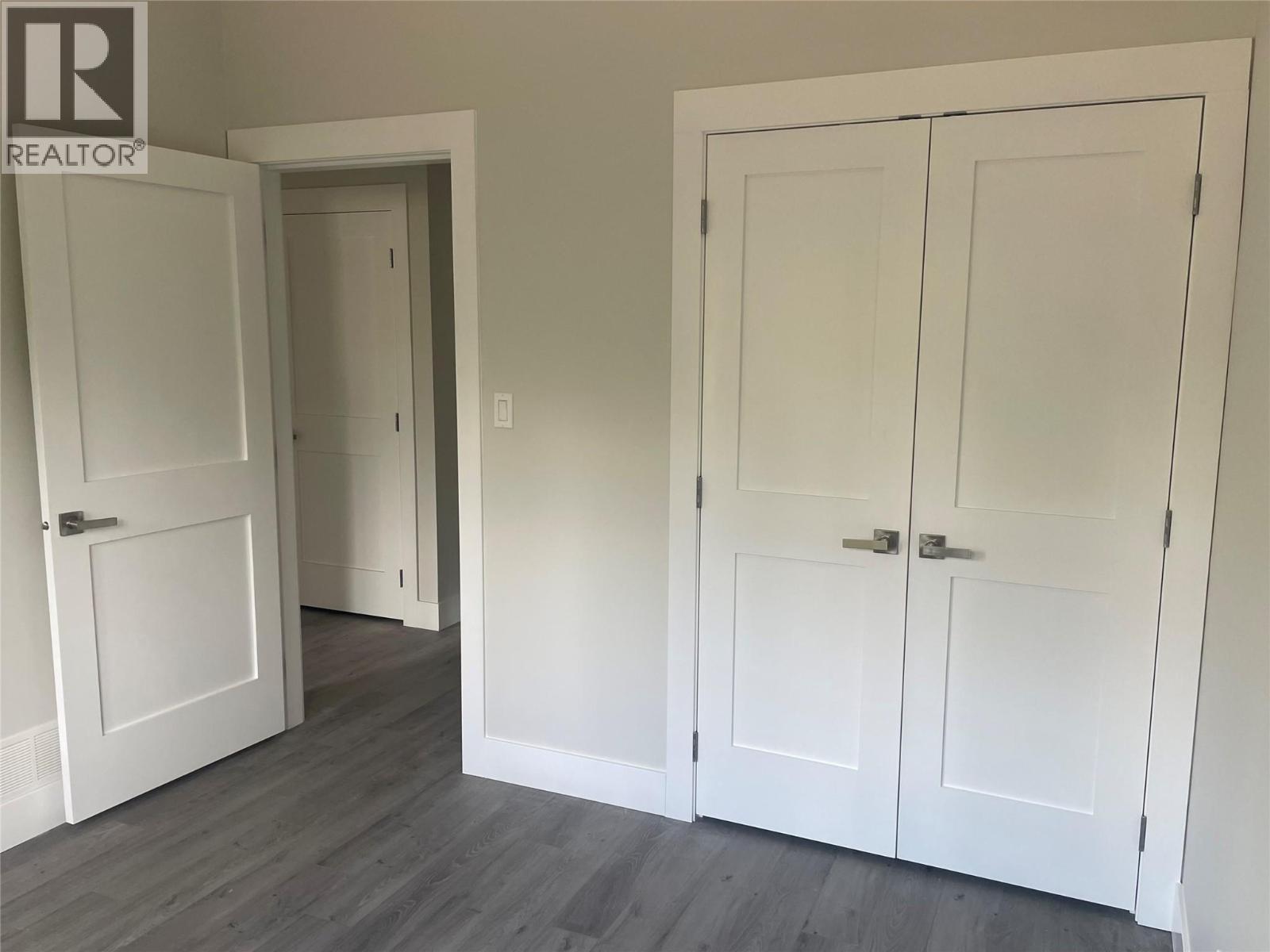 160 3rd Avenue, Christina Lake