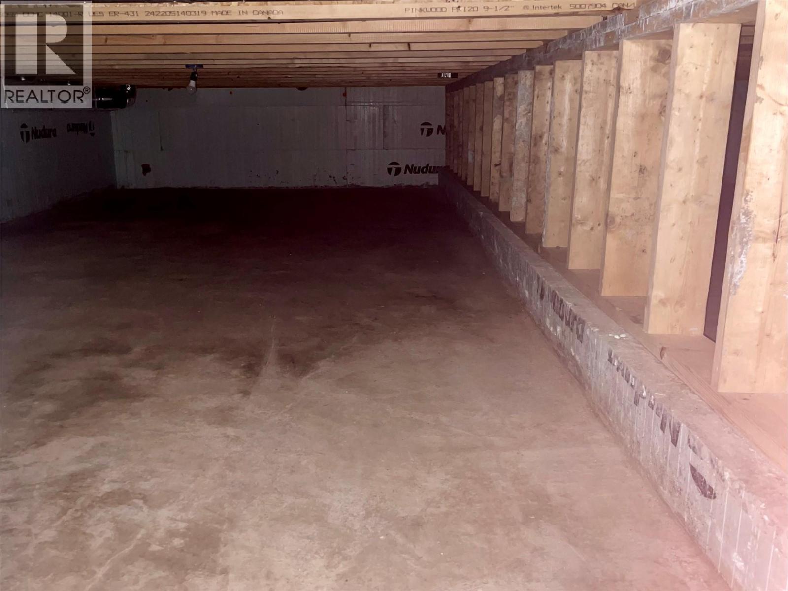 160 3rd Avenue, Christina Lake