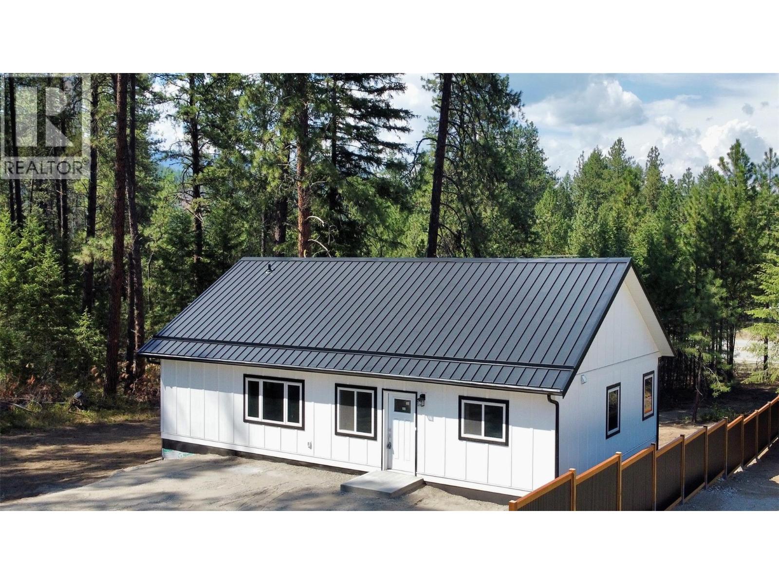 160 3rd Avenue, Christina Lake
