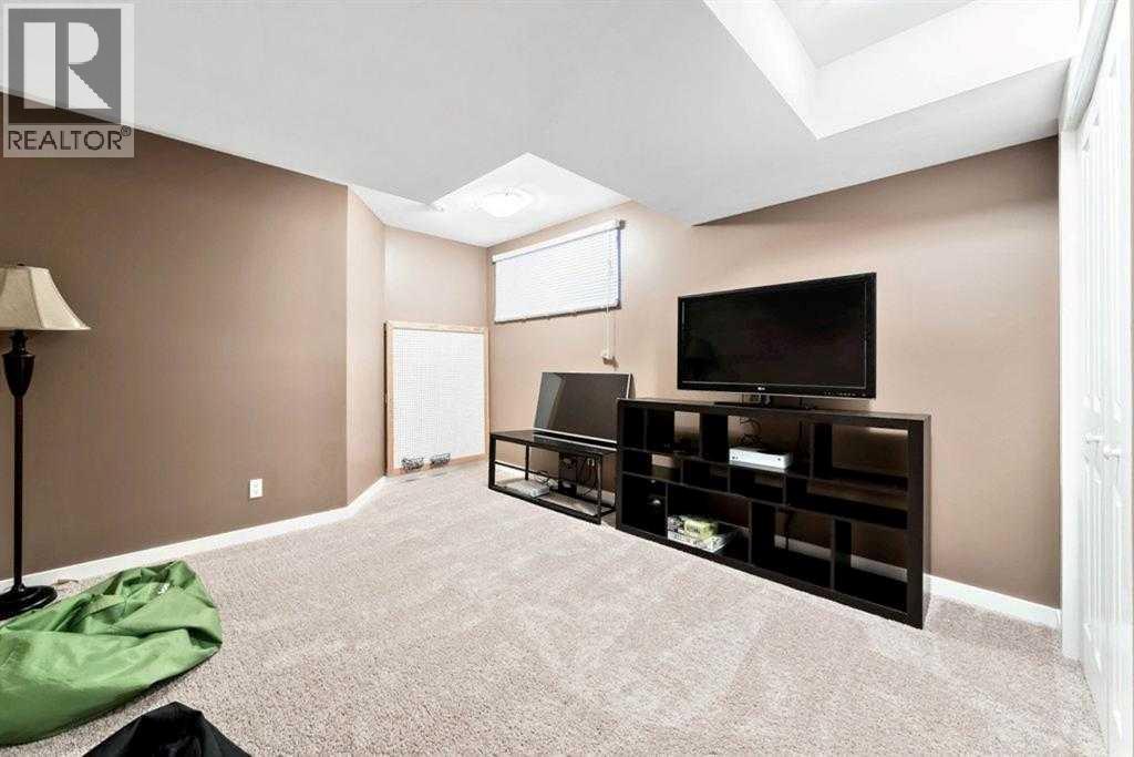 Single Family House for Sale in  Evanspark Gardens NW Evanston Calgary 