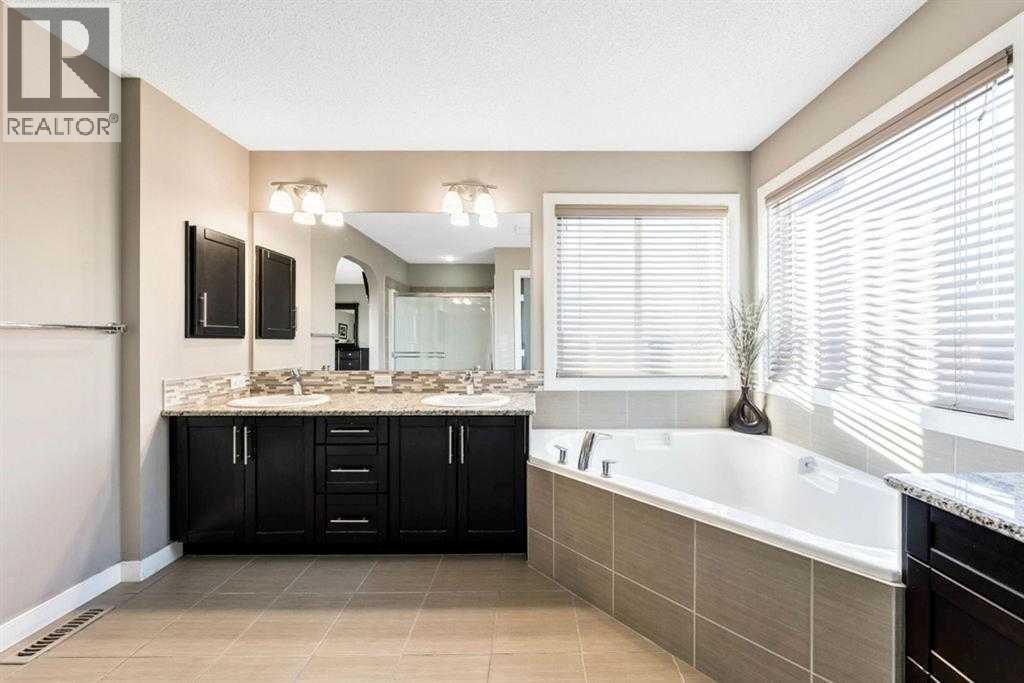 Single Family House for Sale in  Evanspark Gardens NW Evanston Calgary 