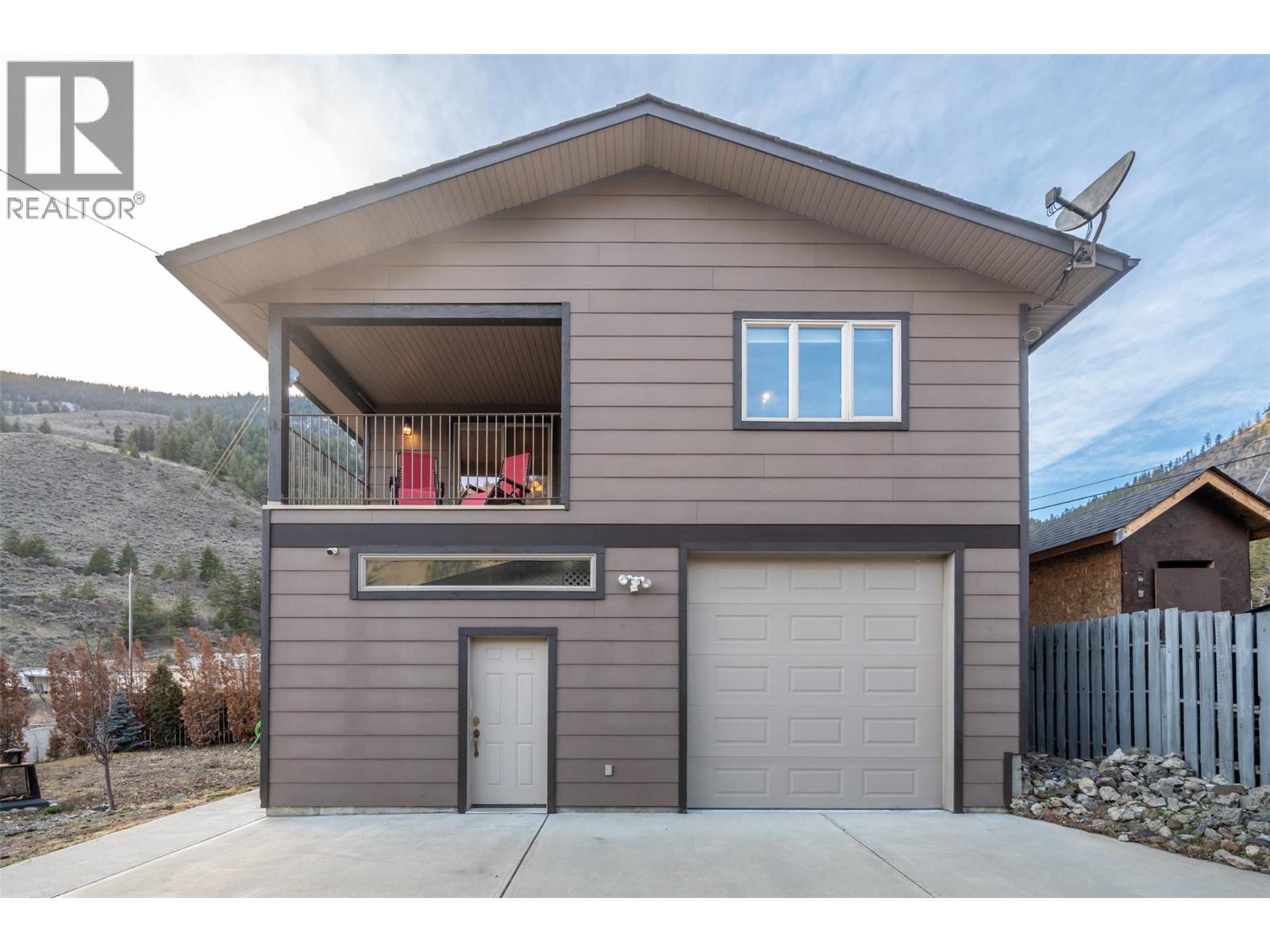 1436 MAIN Street, Keremeos